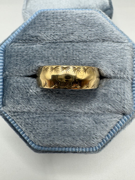 9ct gold patterned band