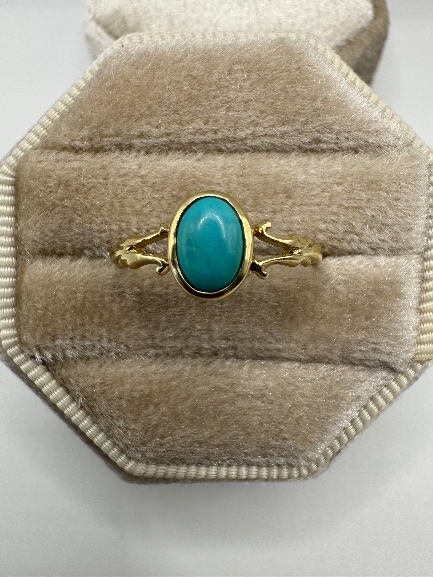 9ct gold turquoise ring