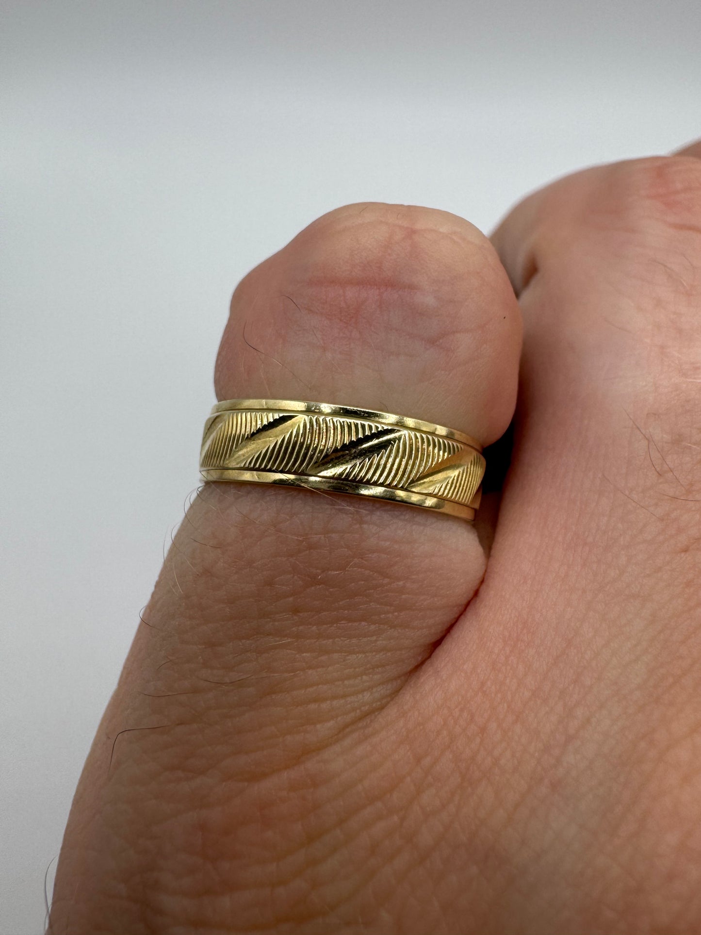 9ct gold engraved wedding style band