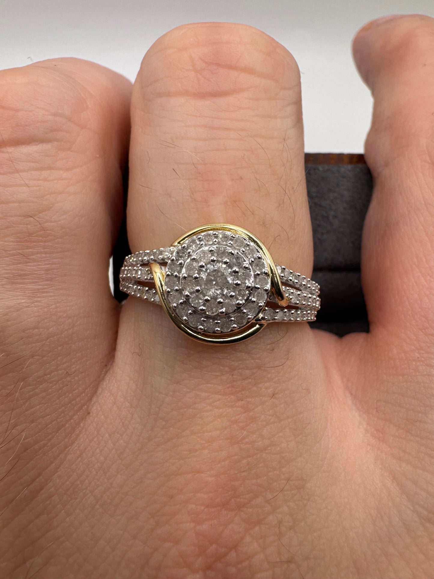 9ct gold 0.5ct diamond cluster ring