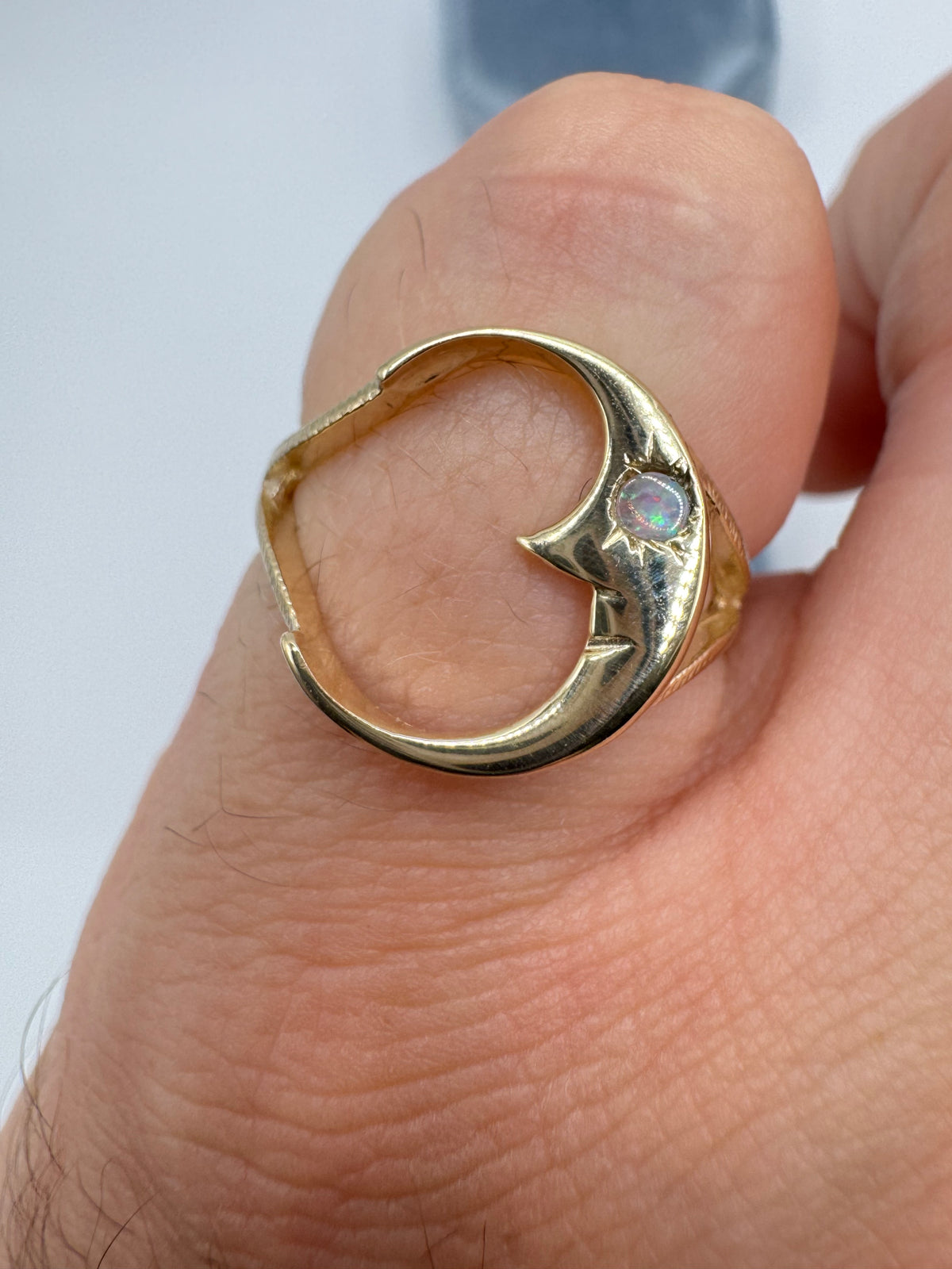 9ct gold opal moon ring