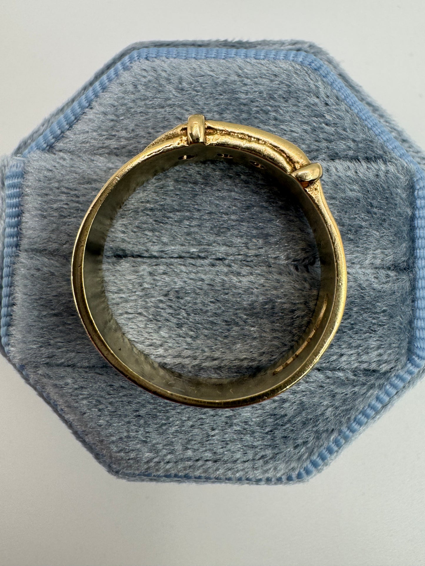 Heavy 9ct gold cz buckle ring