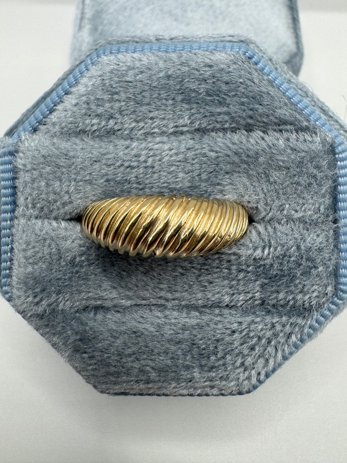 9ct gold croissant ring