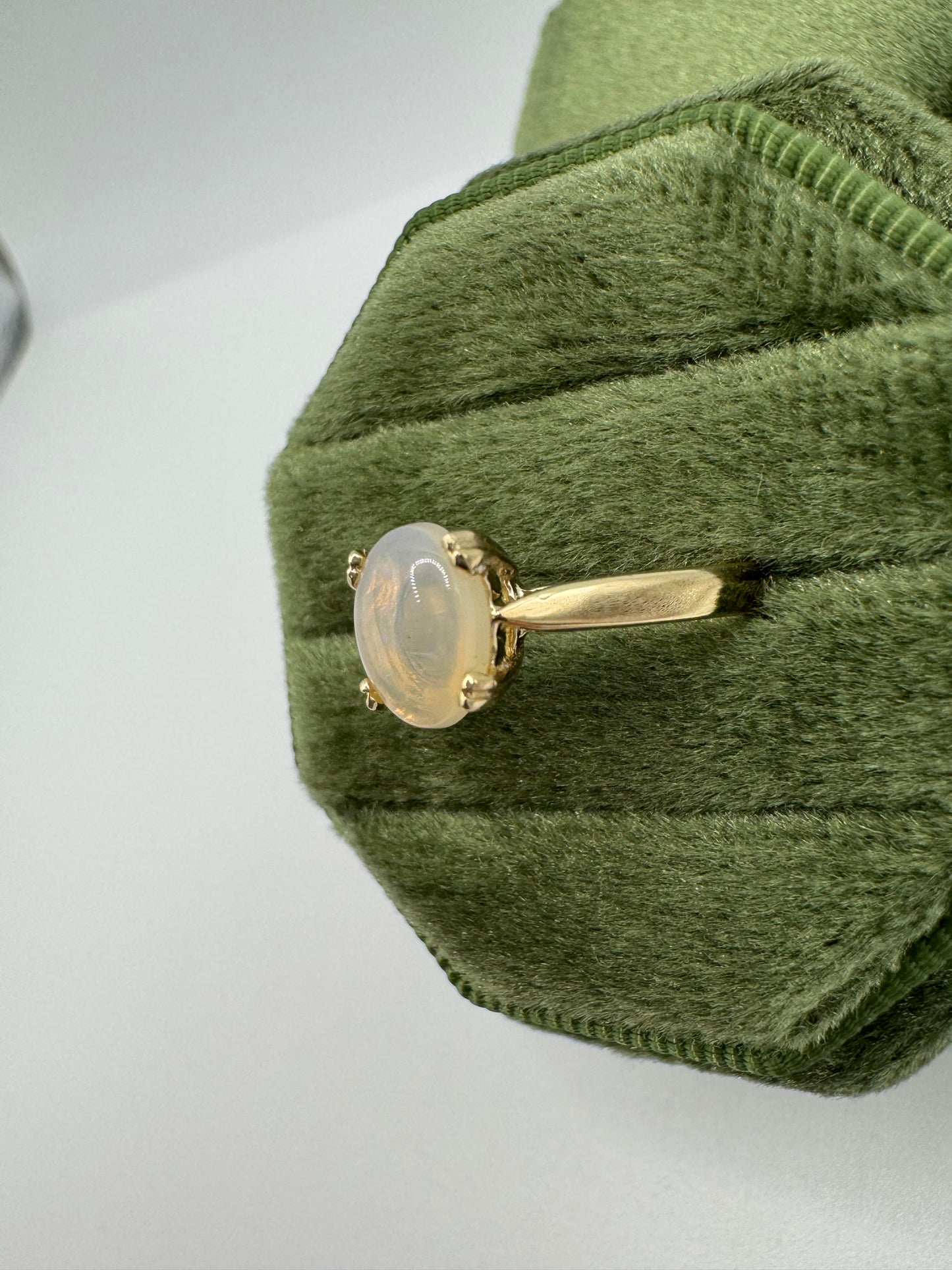 9ct gold opal ring