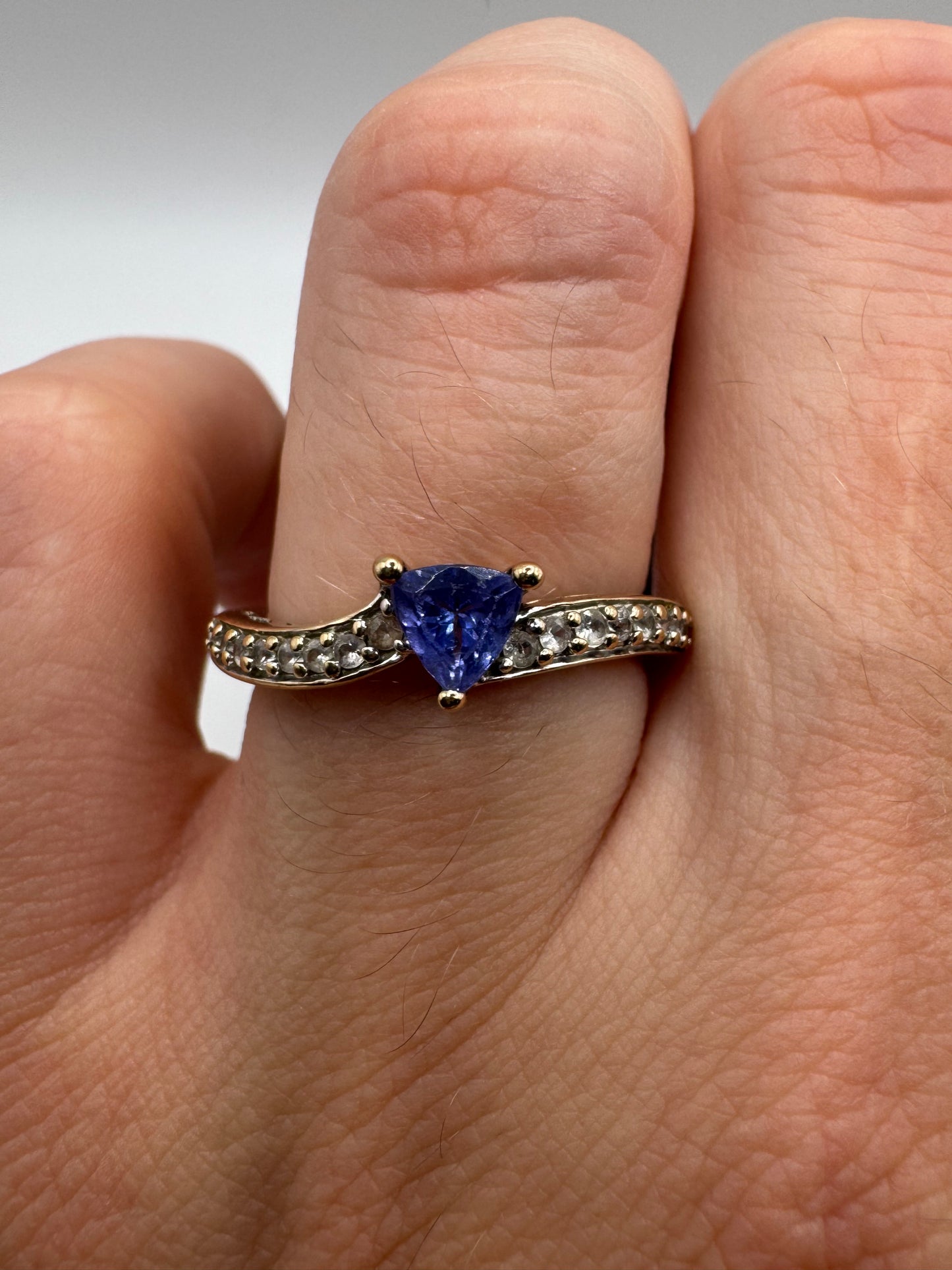 9ct gold tanzanite and zircon ring