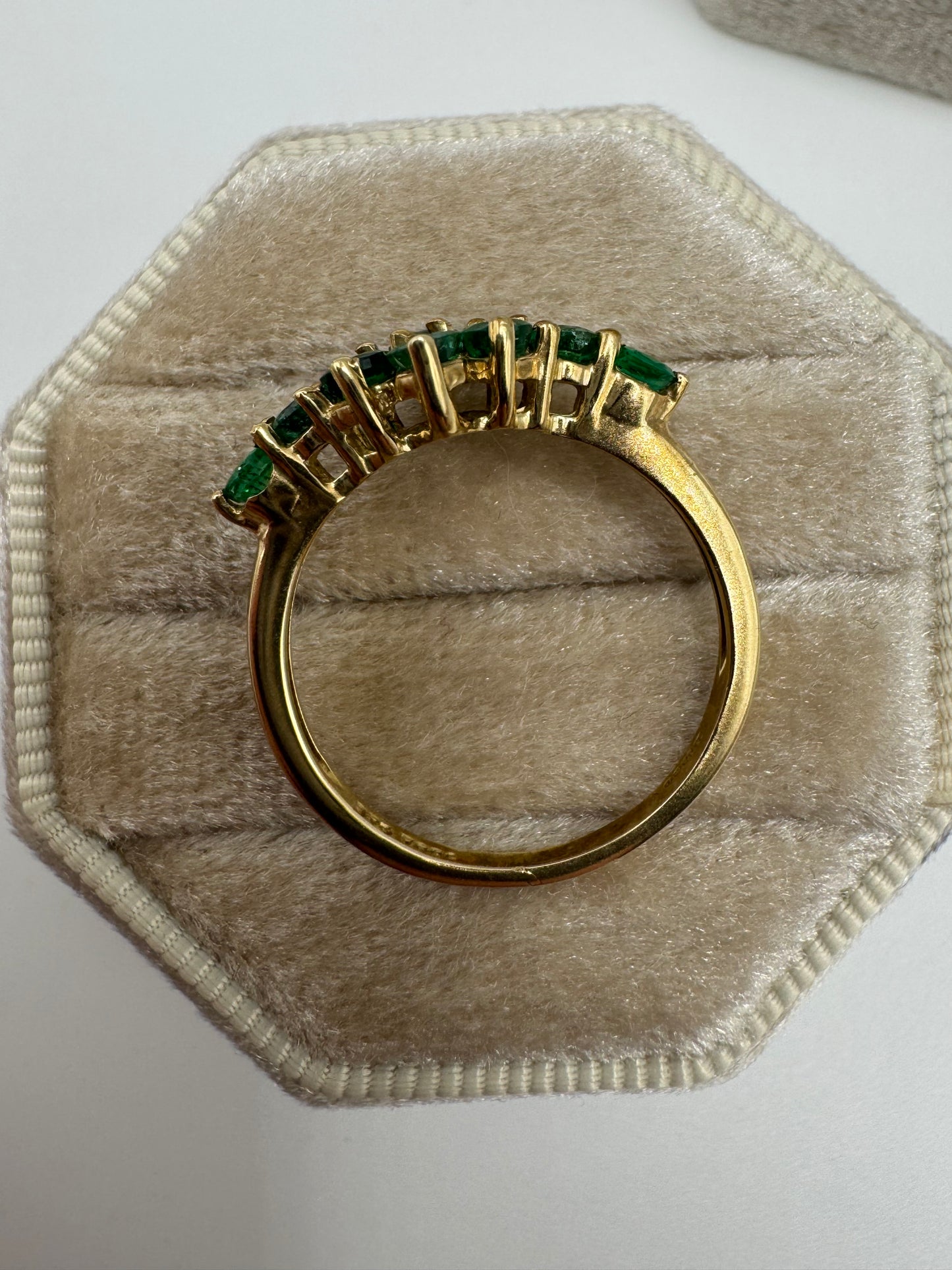 9ct gold emerald cluster ring