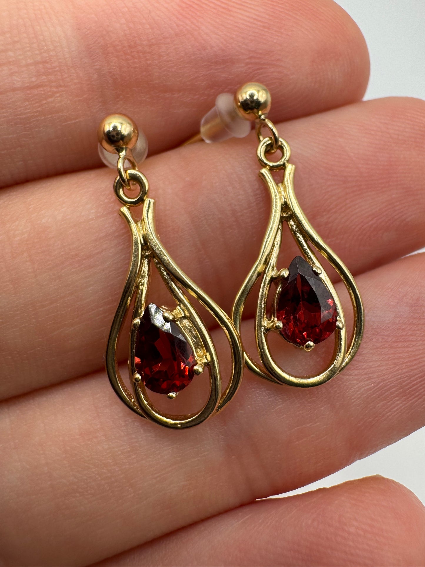 9ct gold garnet earrings