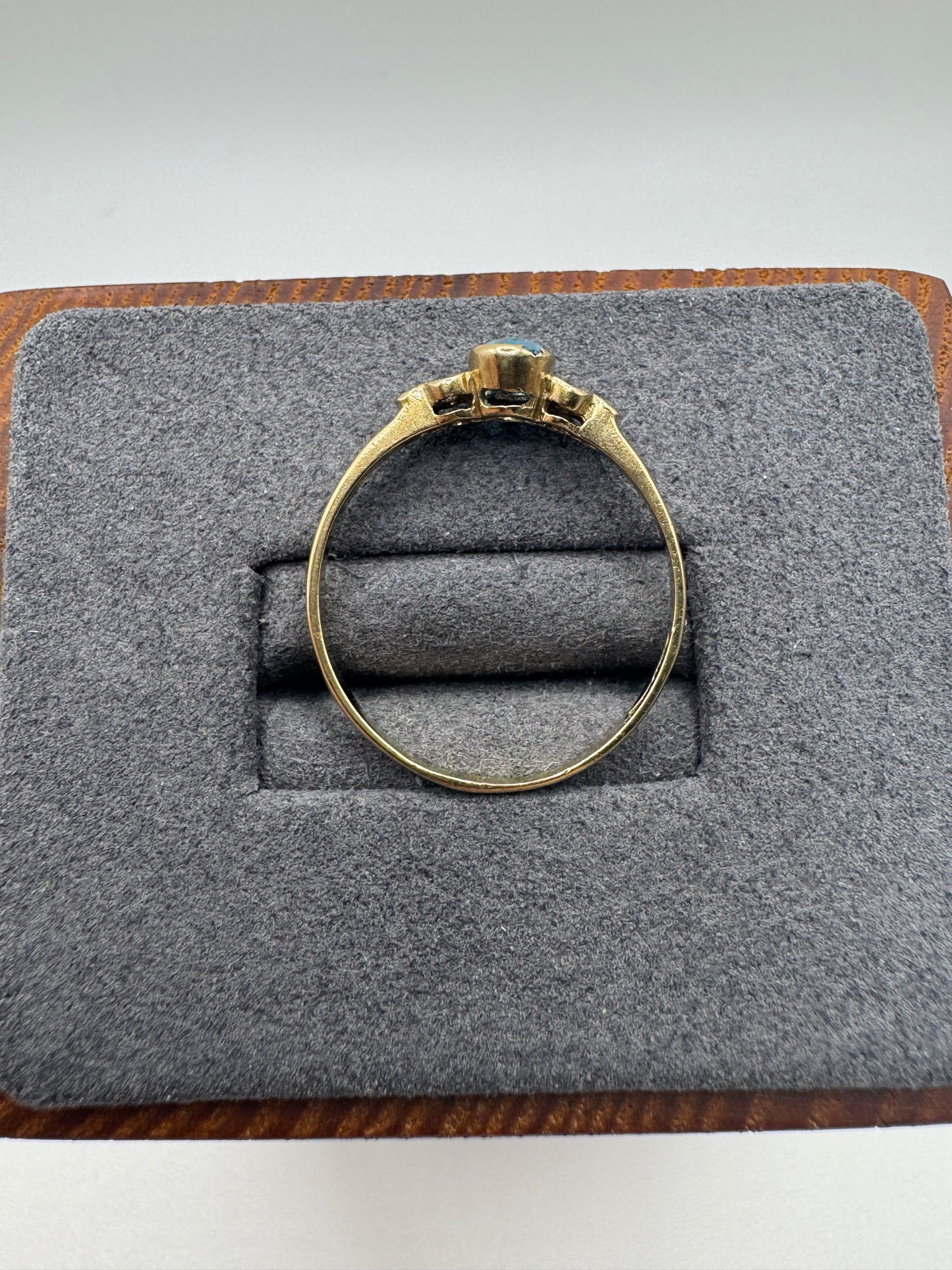 9ct gold topaz and cz ring