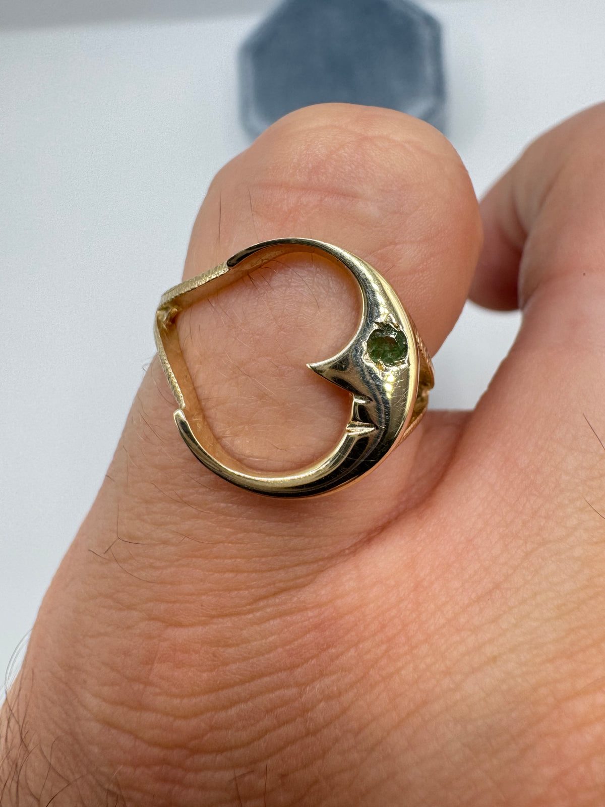 9ct gold emerald moon ring