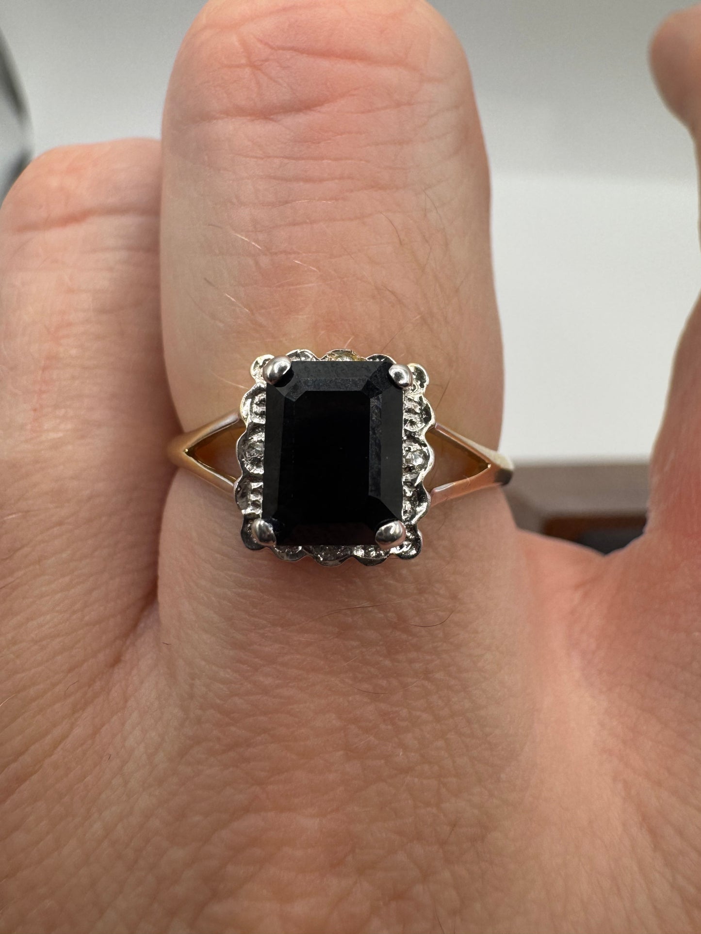 9ct gold sapphire and diamond cluster ring