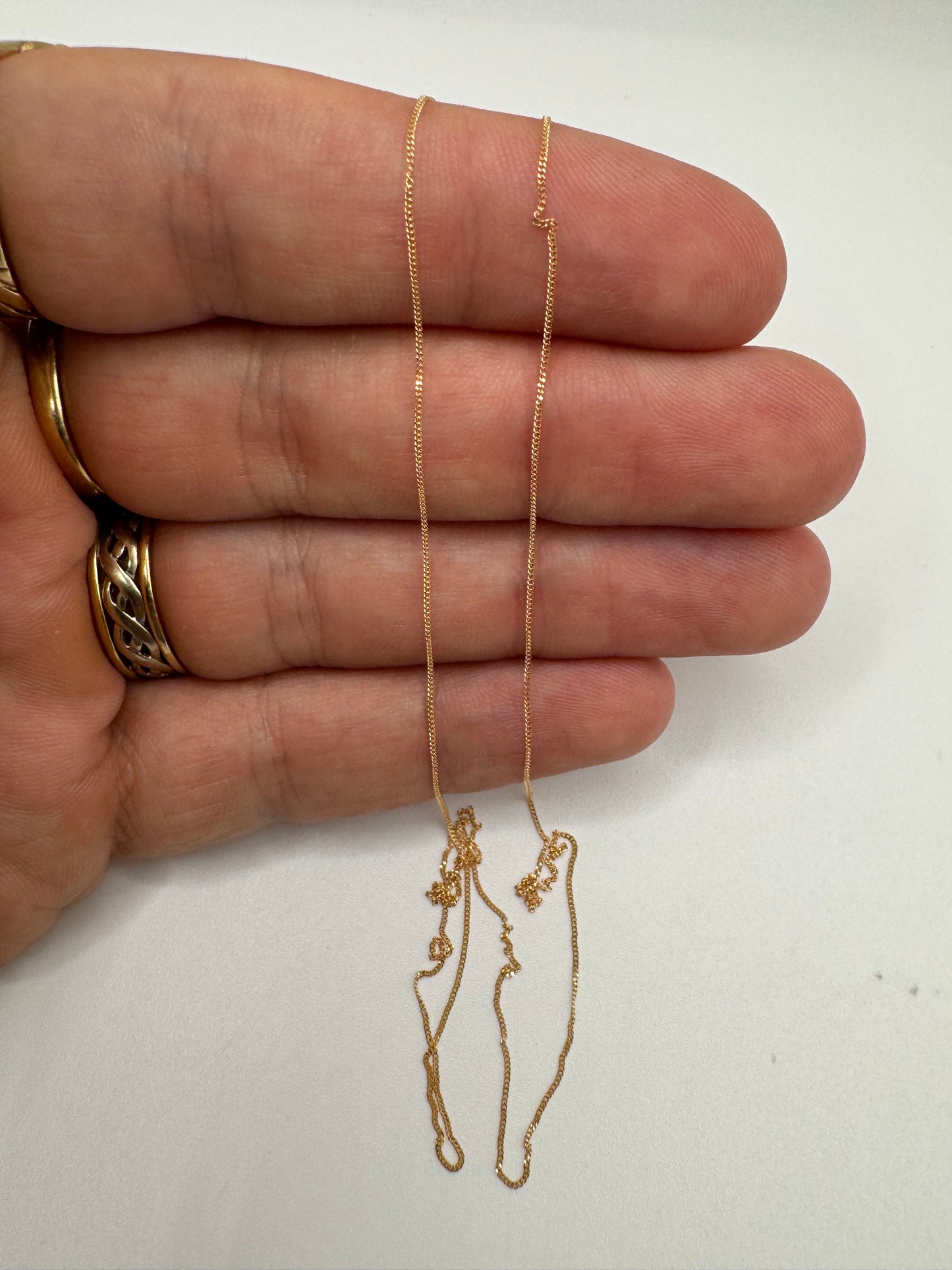 9ct gold curb chain 65 18”