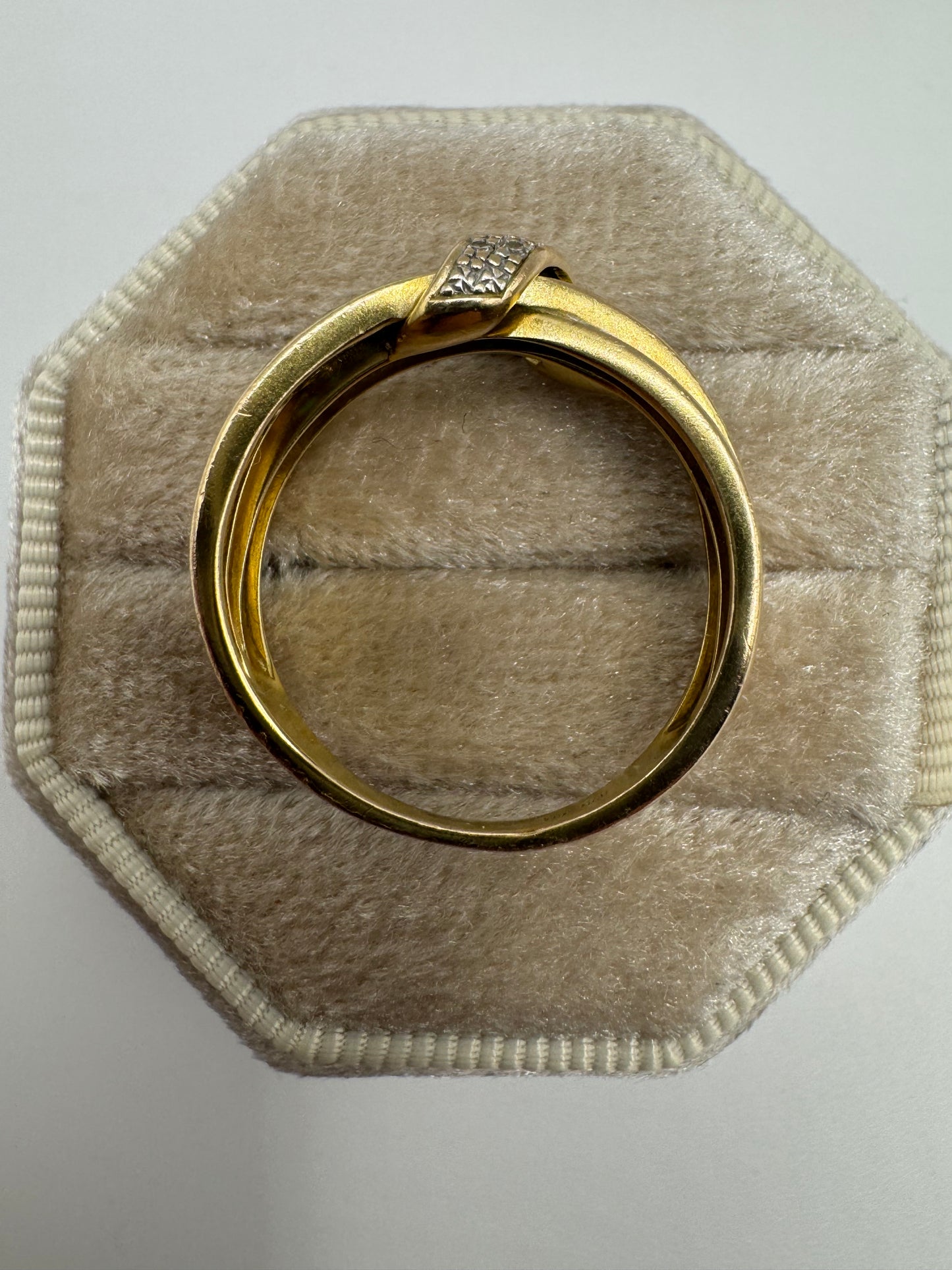 9ct gold emerald and diamond crossover ring