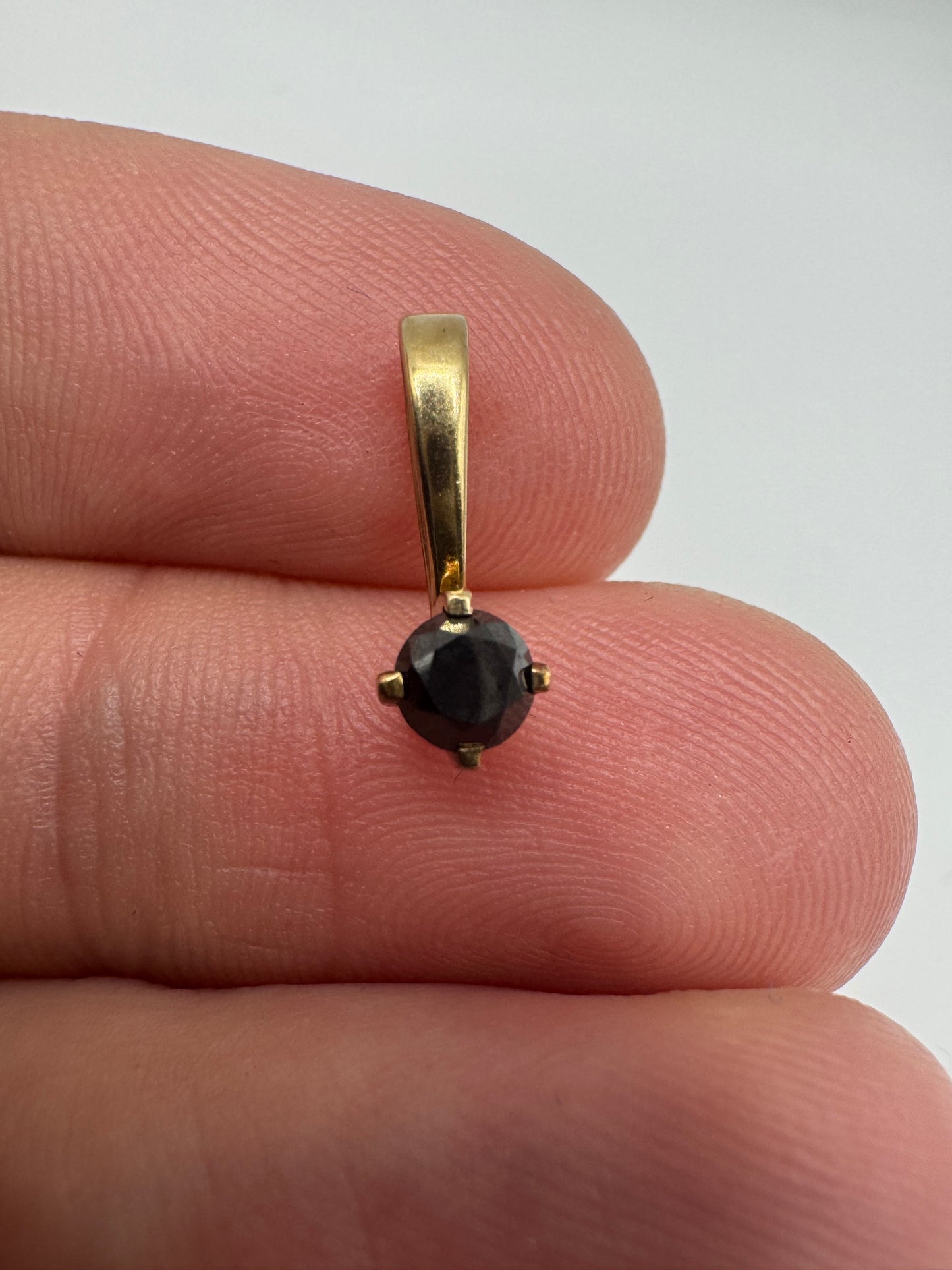 9ct gold black diamond pendant