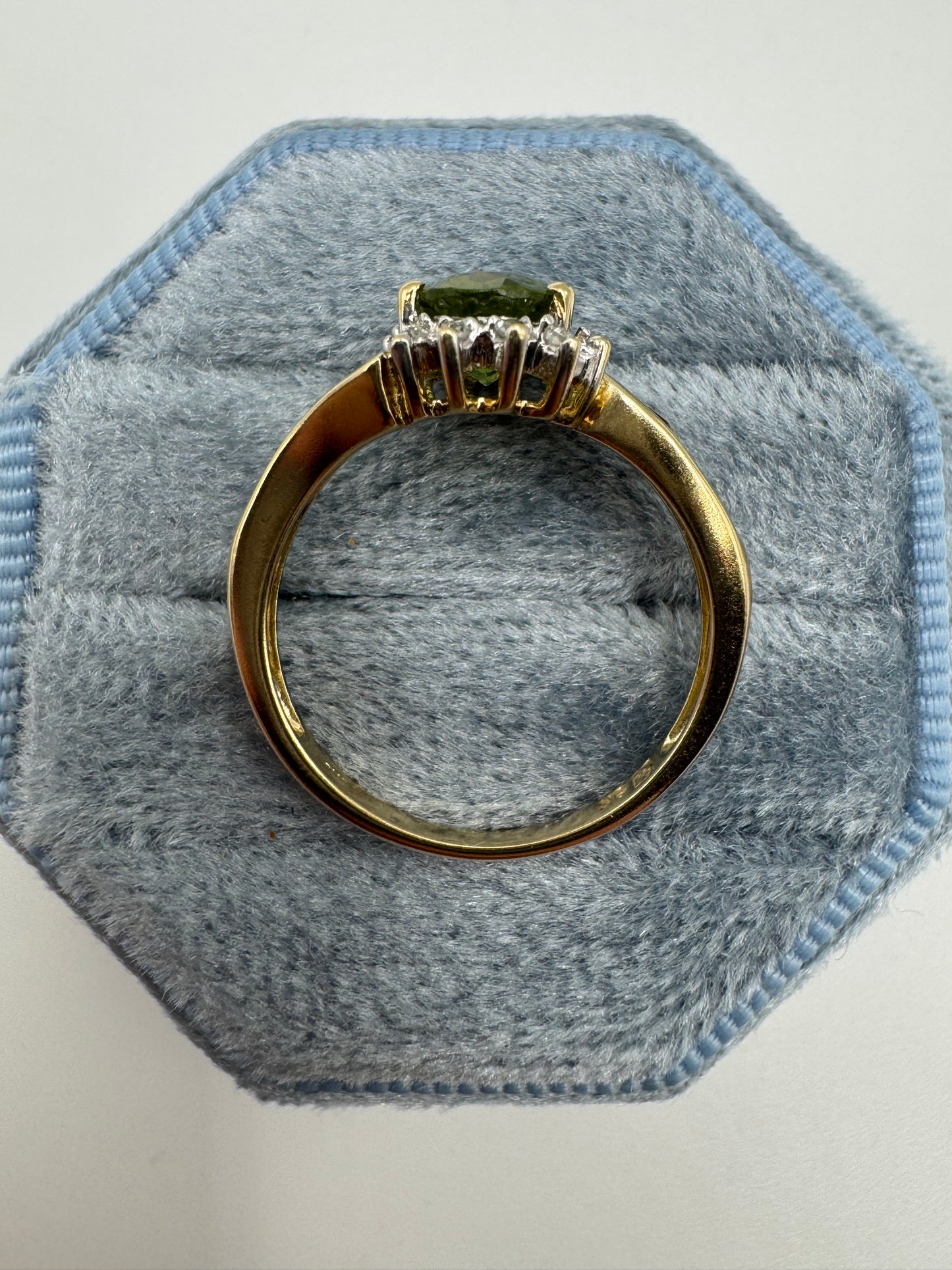 9ct gold peridot and diamond ring