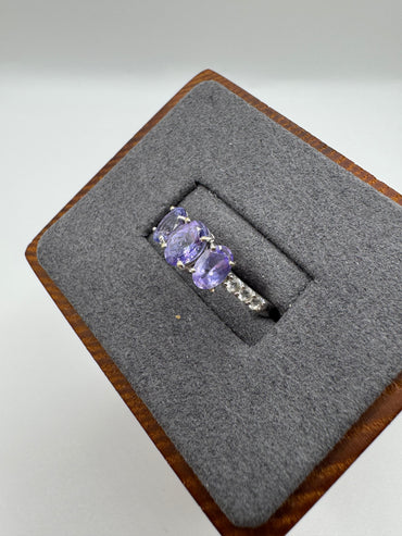 9ct white gold tanzanite and diamond ring