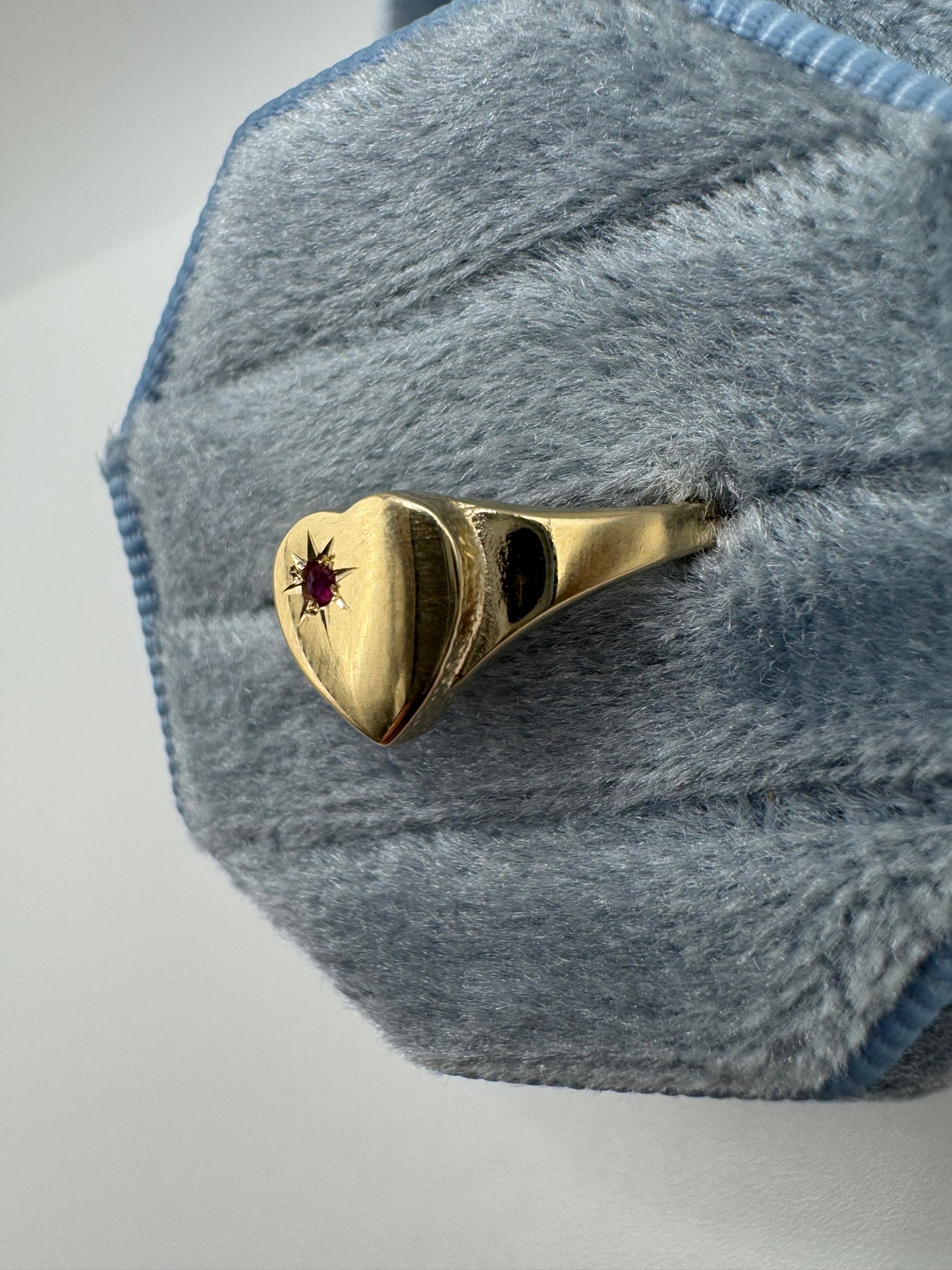 9ct gold ruby heart signet ring