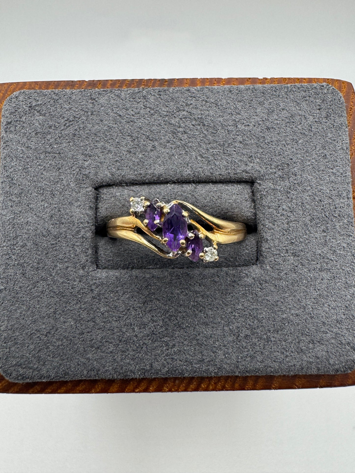 9ct gold amethyst and diamond ring