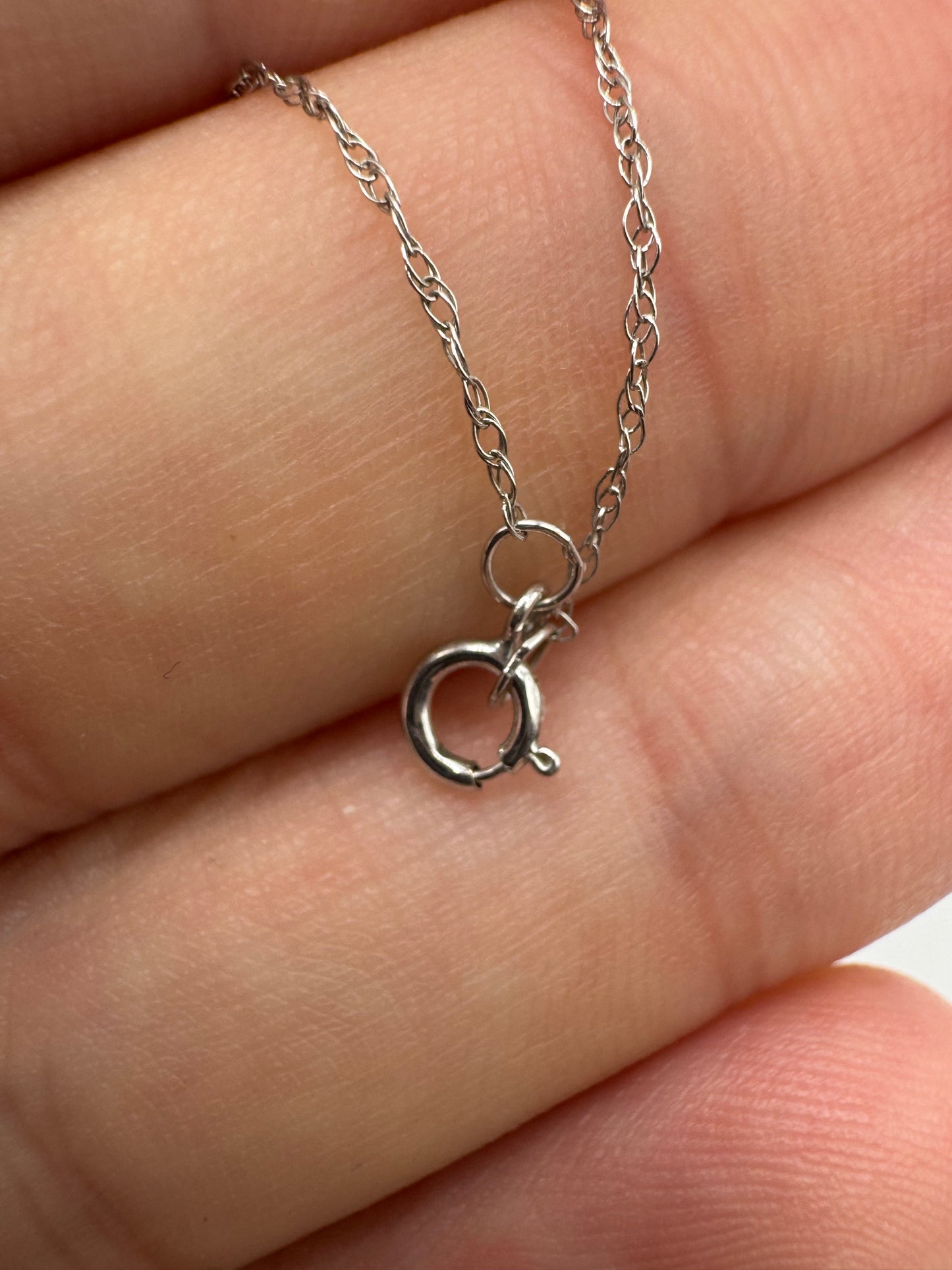 9ct white gold chain 70 17”