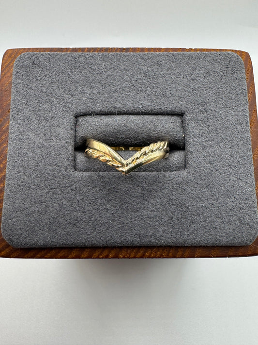 9ct gold wishbone ring