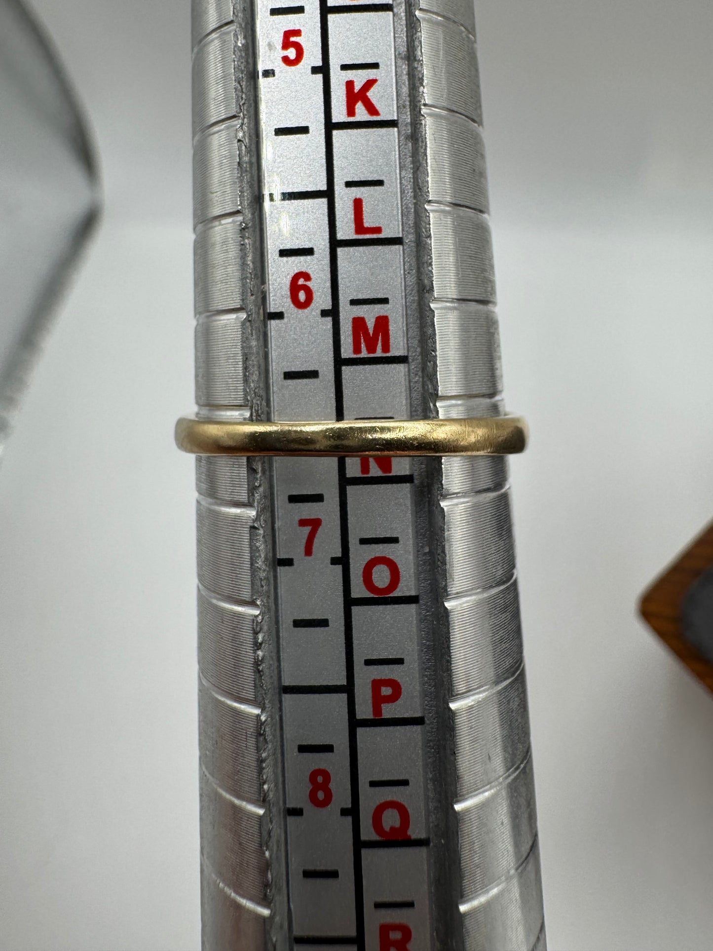 9ct gold sapphire and diamond ring