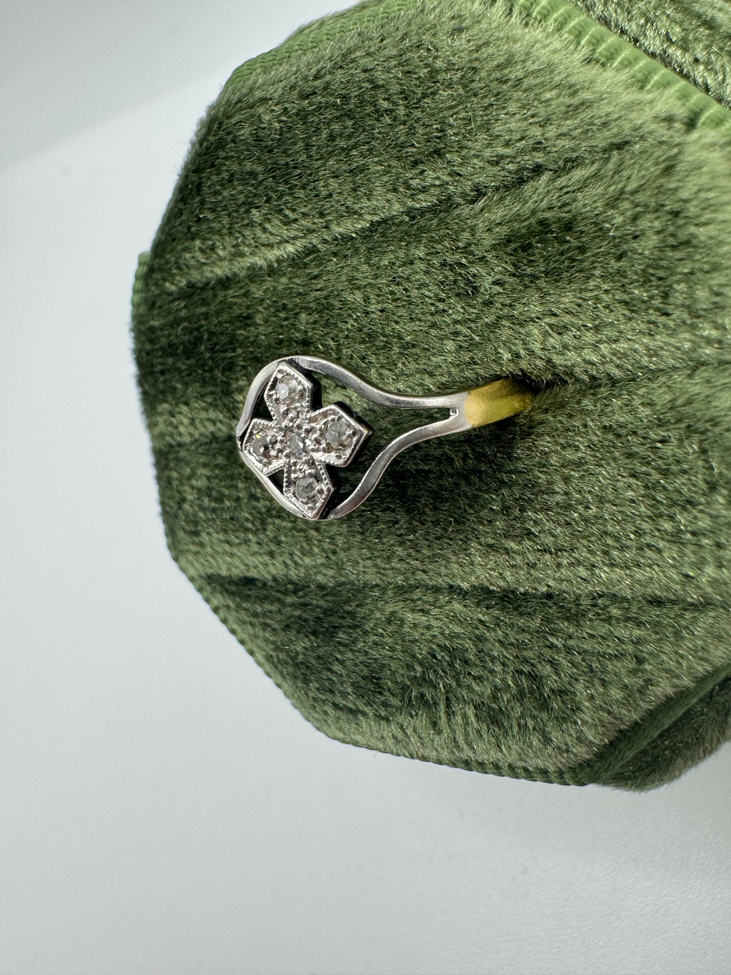 18ct gold diamond ring