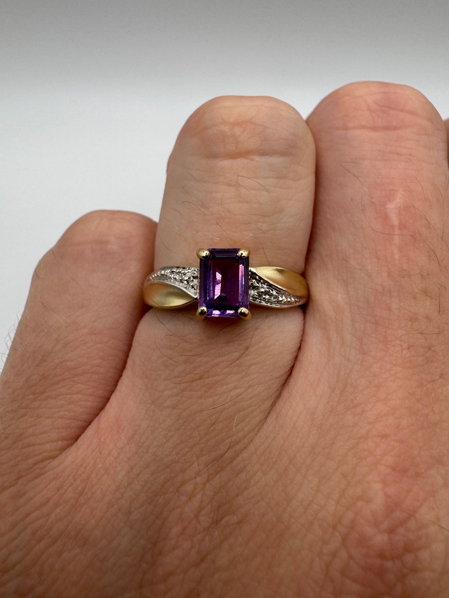 9ct gold amethyst and diamond ring