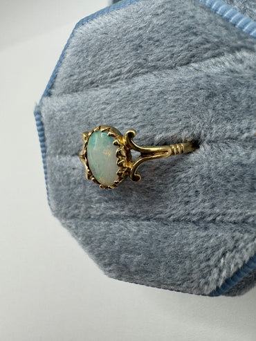 9ct gold opal ring