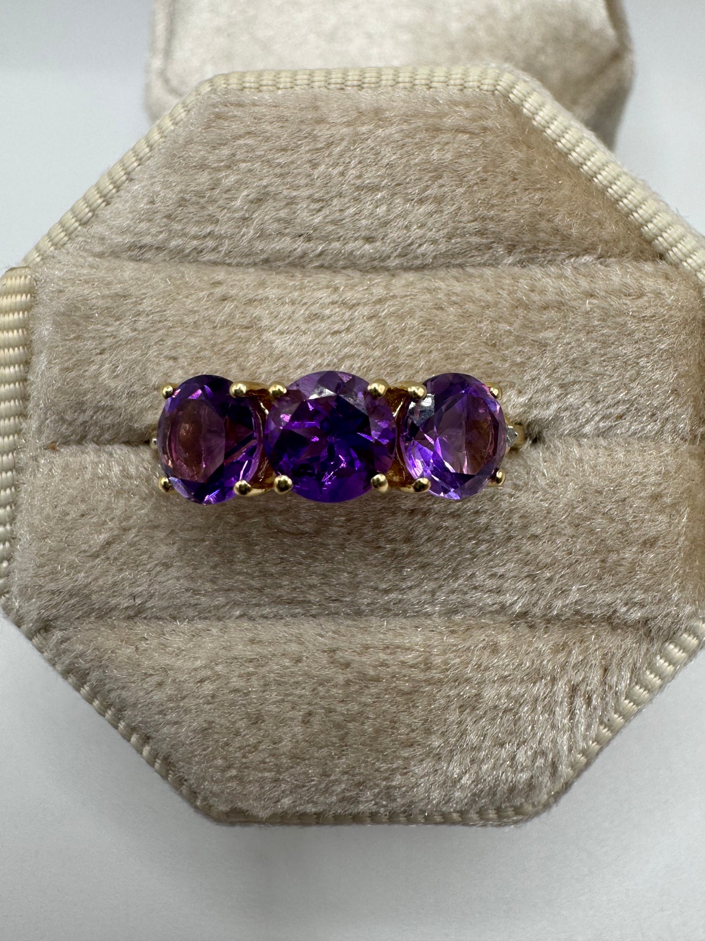9ct gold amethyst and diamond ring