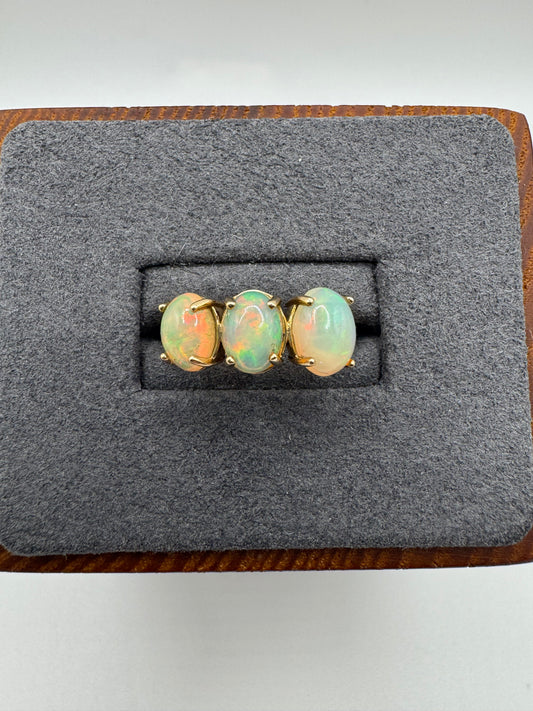 9ct gold opal ring