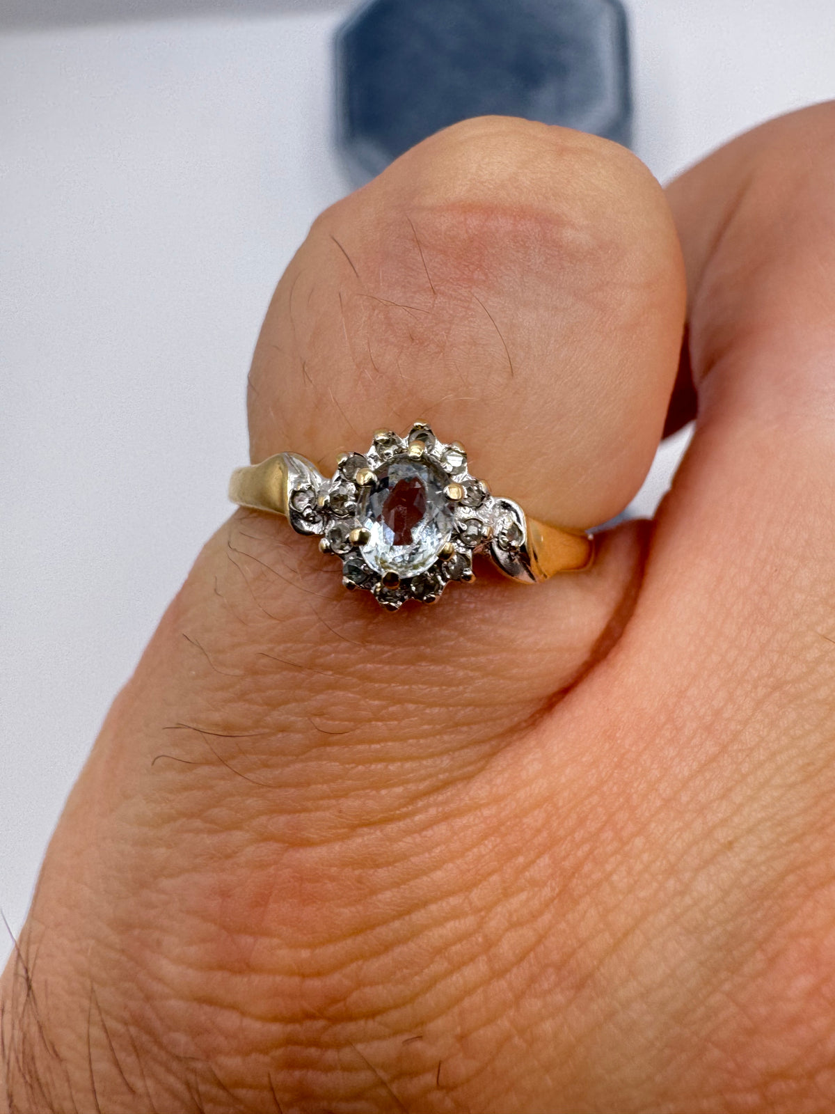 9ct gold aquamarine and diamond ring