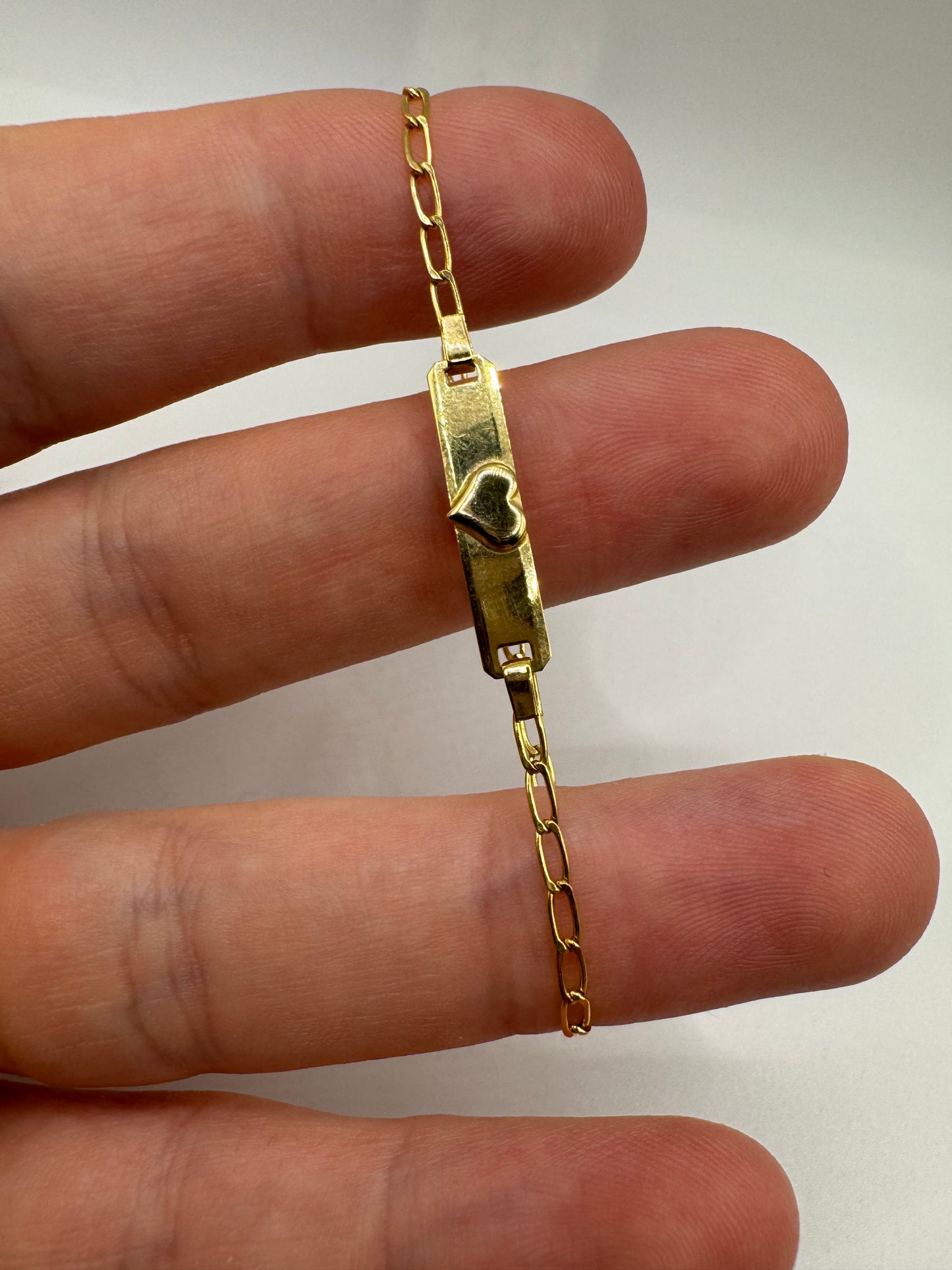 9ct gold bracelet 11