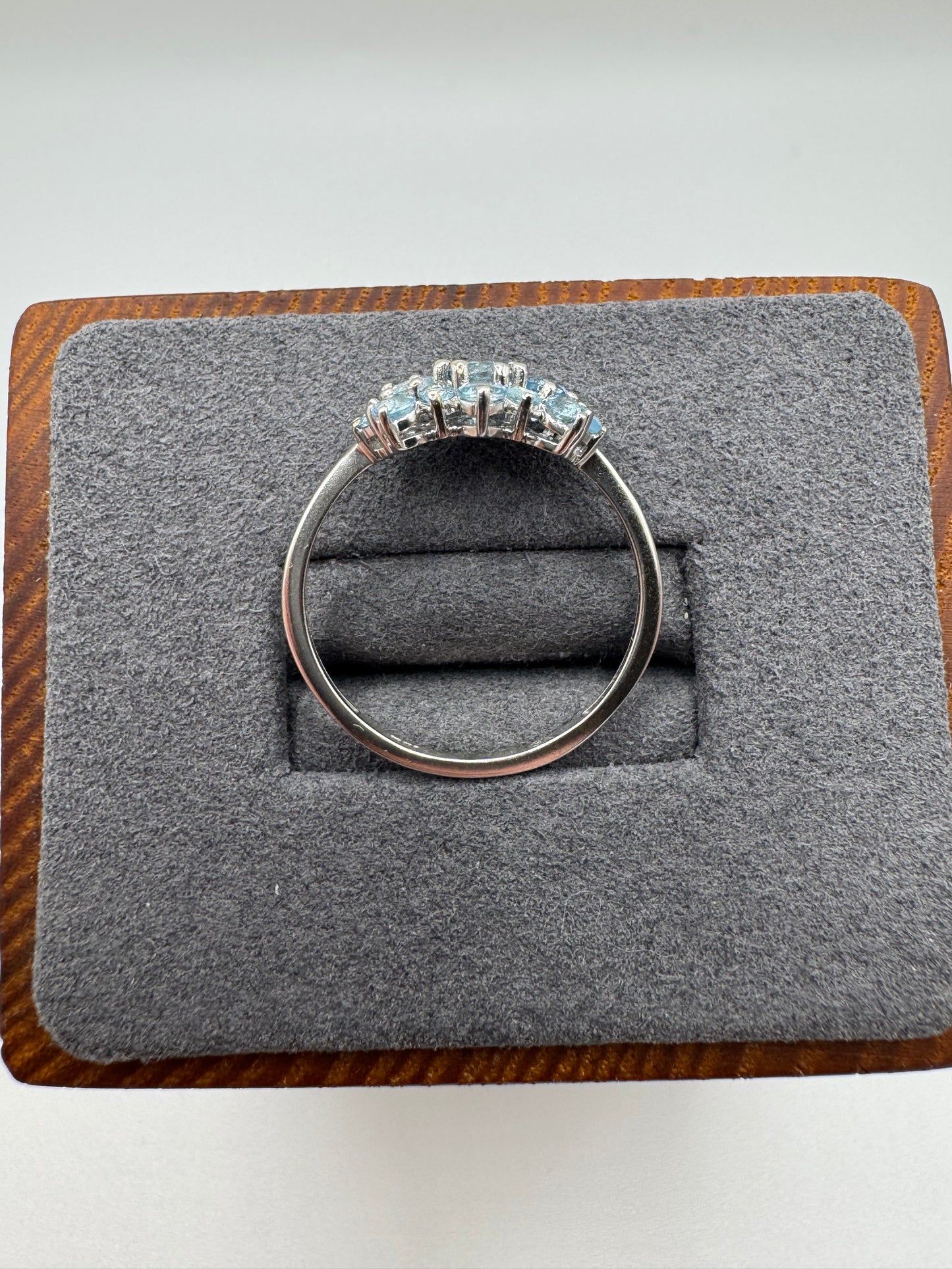 9ct white gold topaz cluster ring