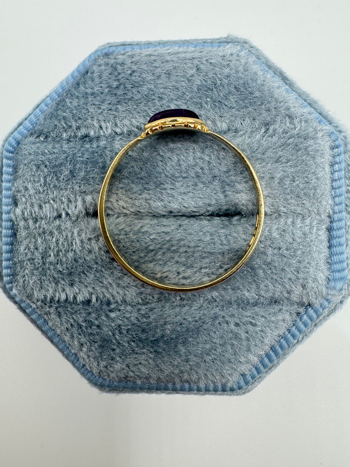 9ct gold spinel ring