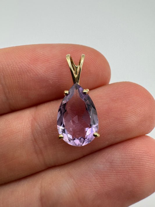 9ct gold amethyst pendant