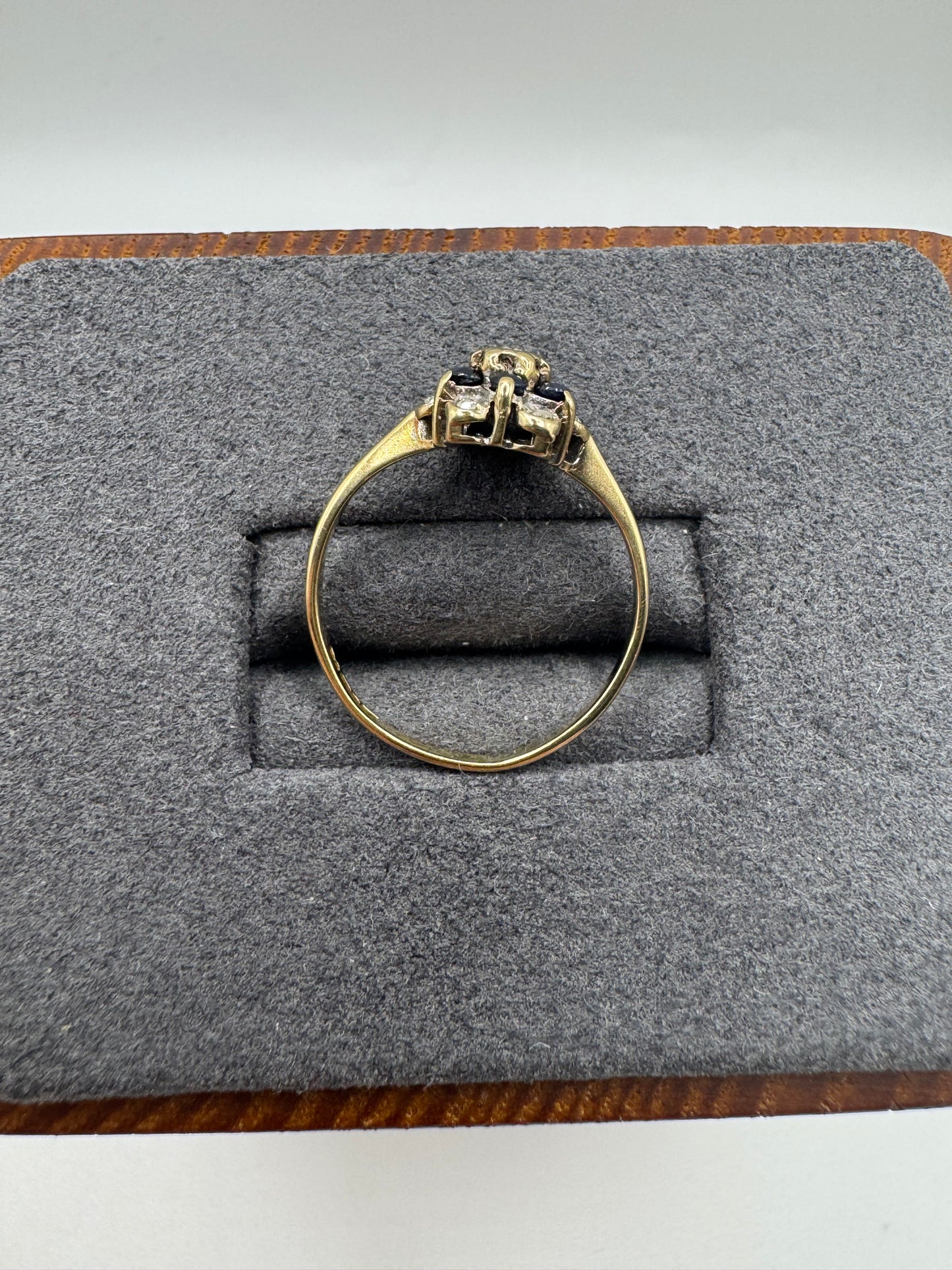 9ct gold sapphire and diamond ring