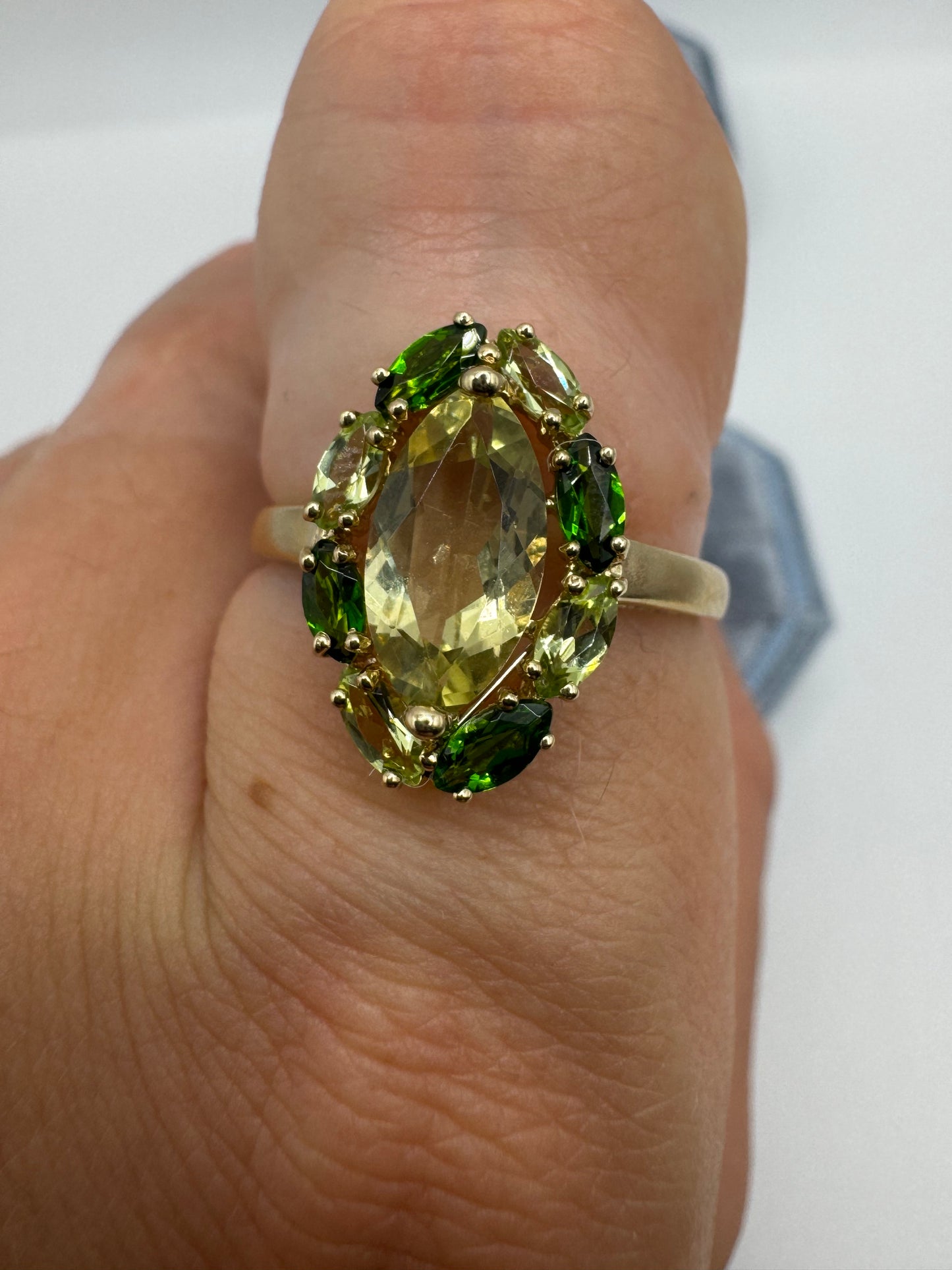 9ct gold peridot and diopside ring
