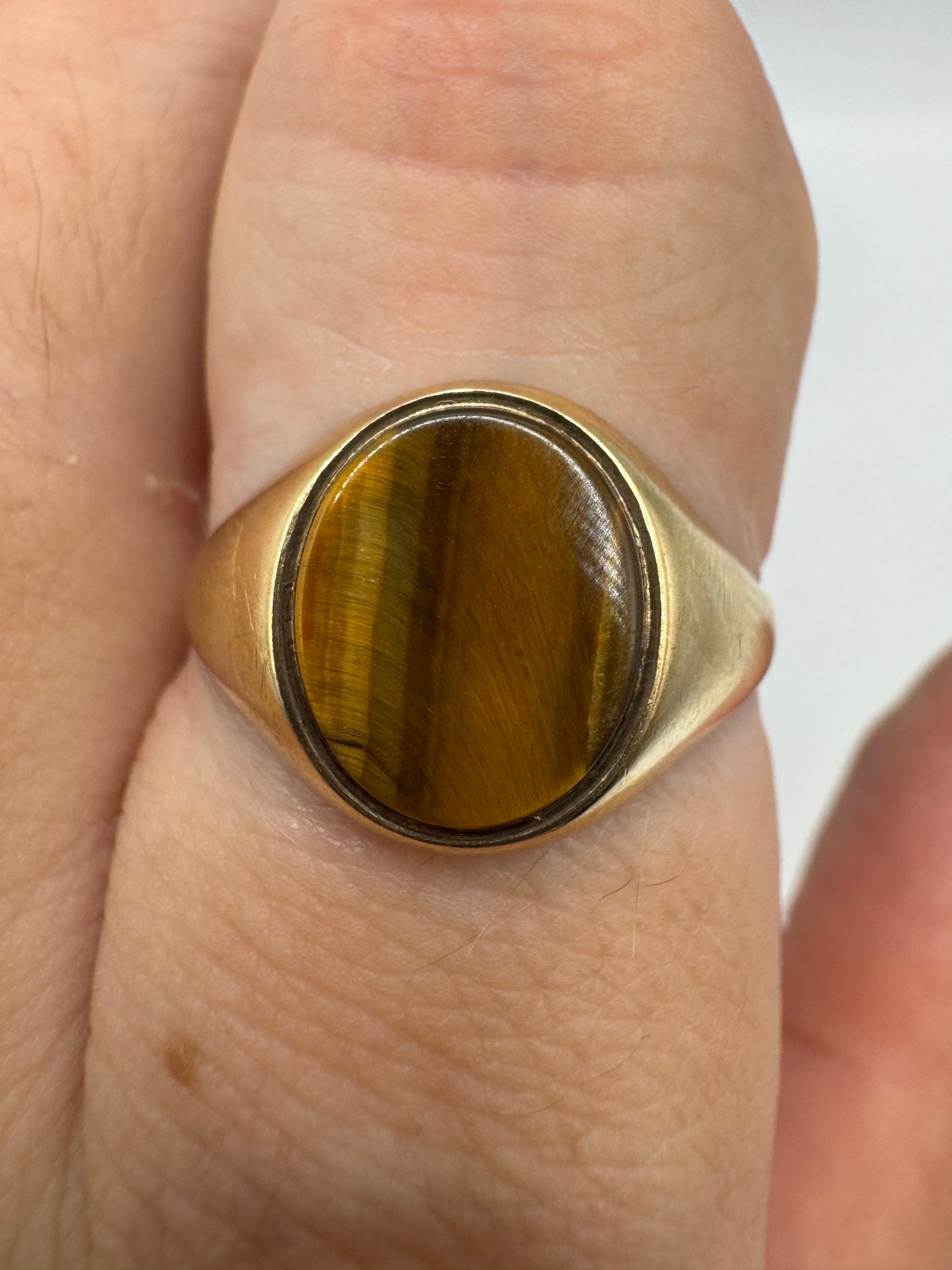 9ct gold tigers eye signet ring