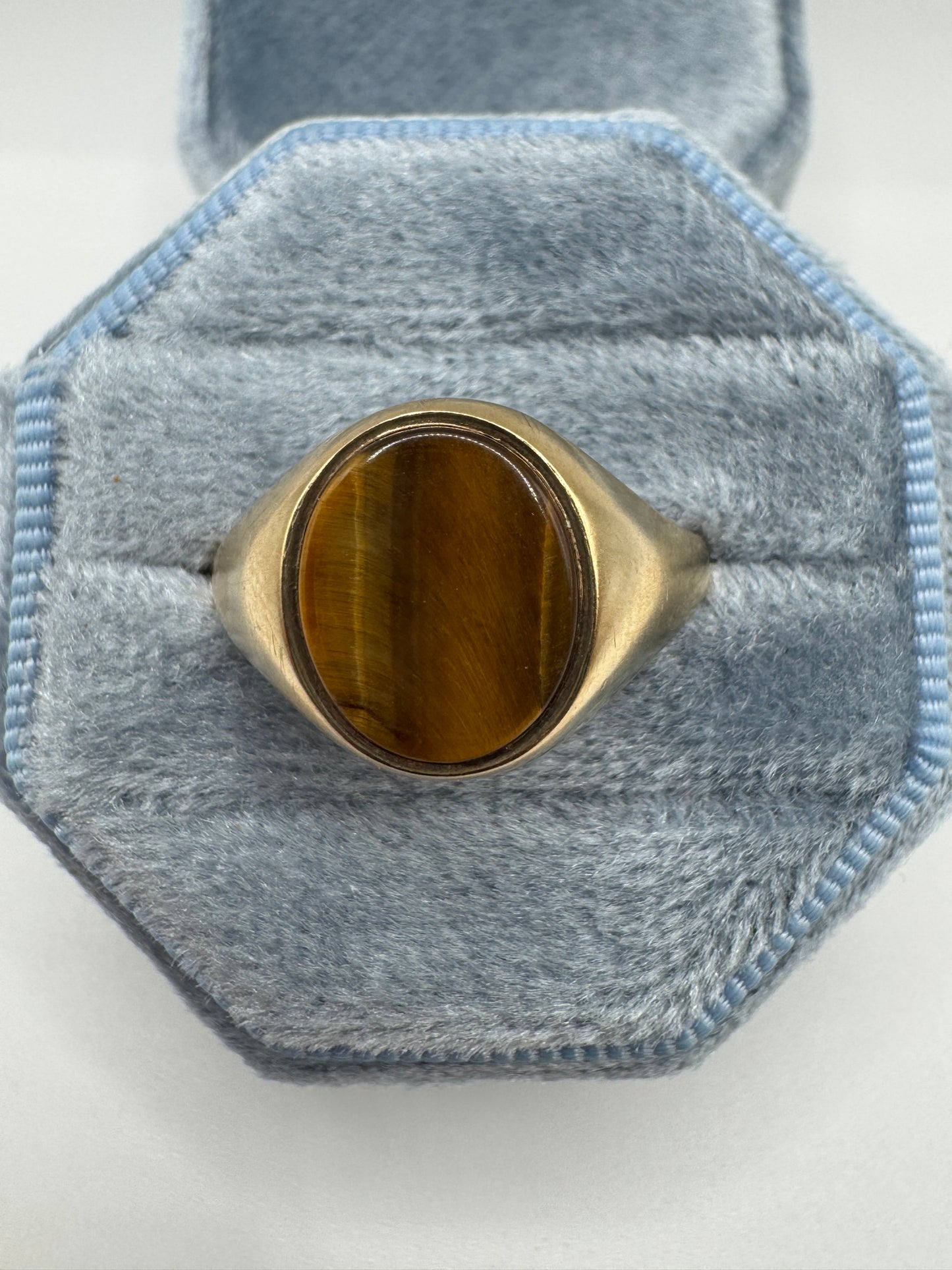 9ct gold tigers eye signet ring