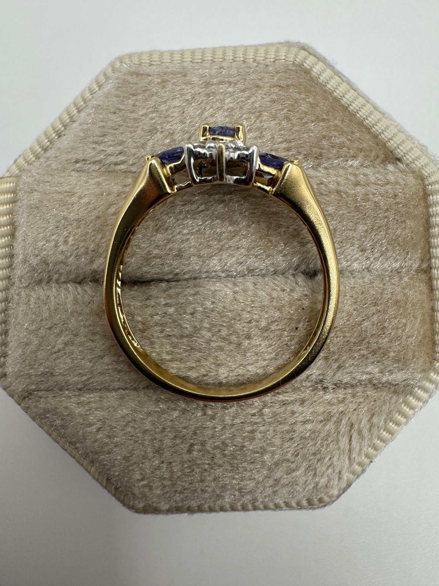 9ct gold tanzanite and diamond ring