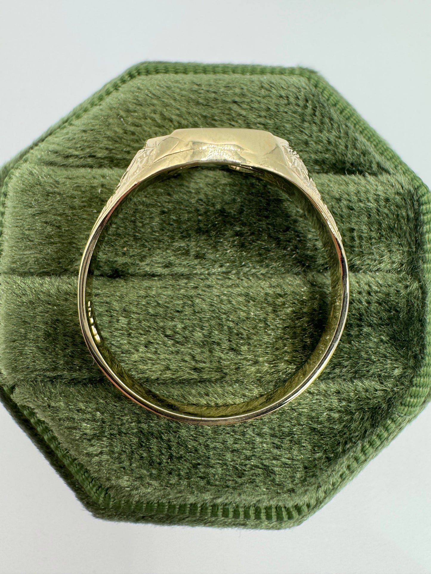 9ct gold horseshoe ring