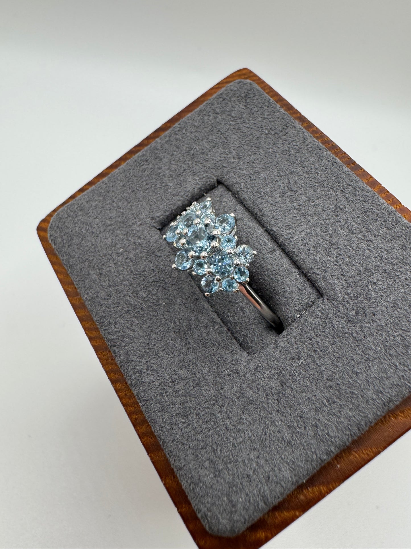 9ct white gold topaz cluster ring