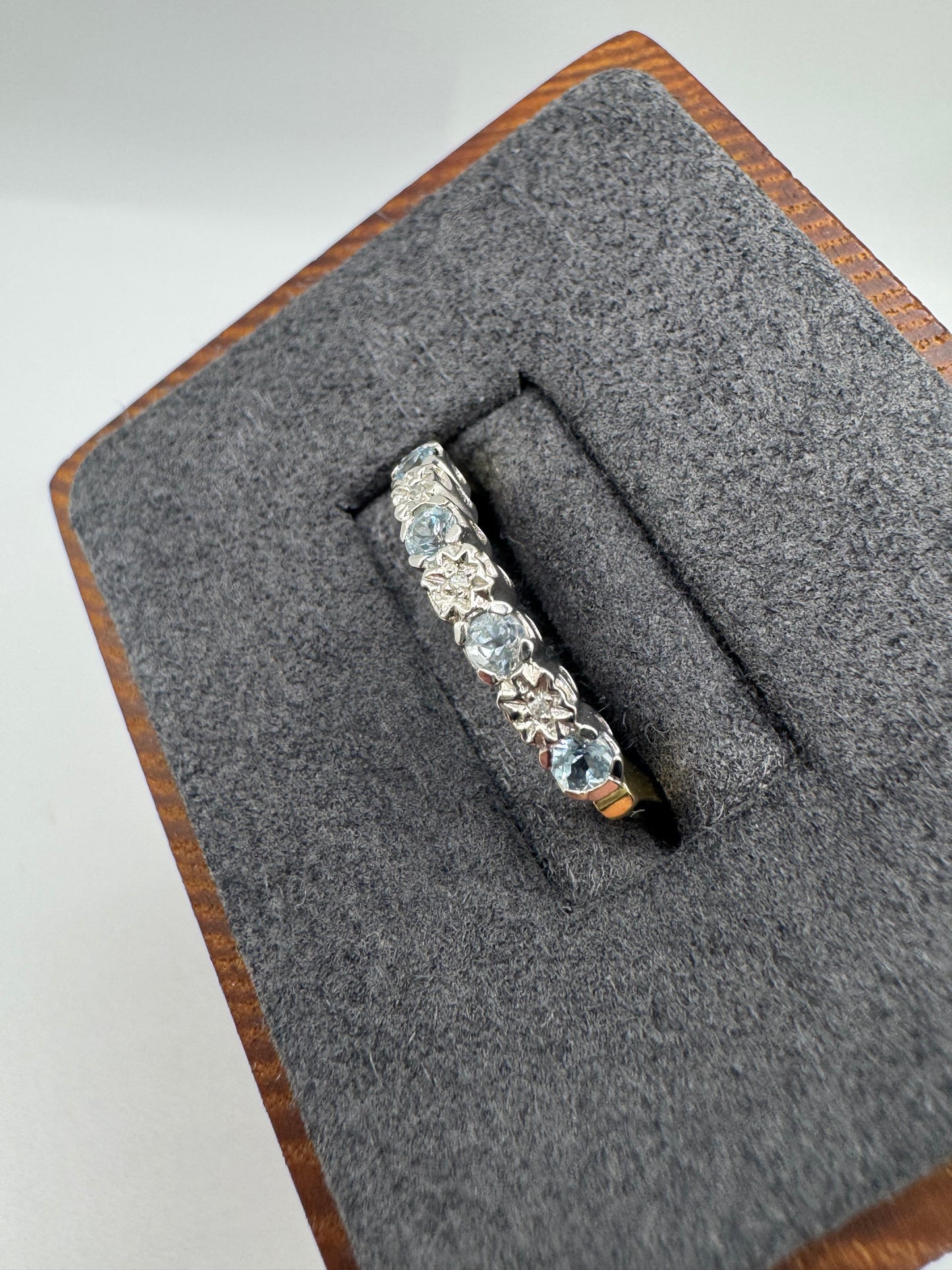 9ct gold aquamarine and diamond ring