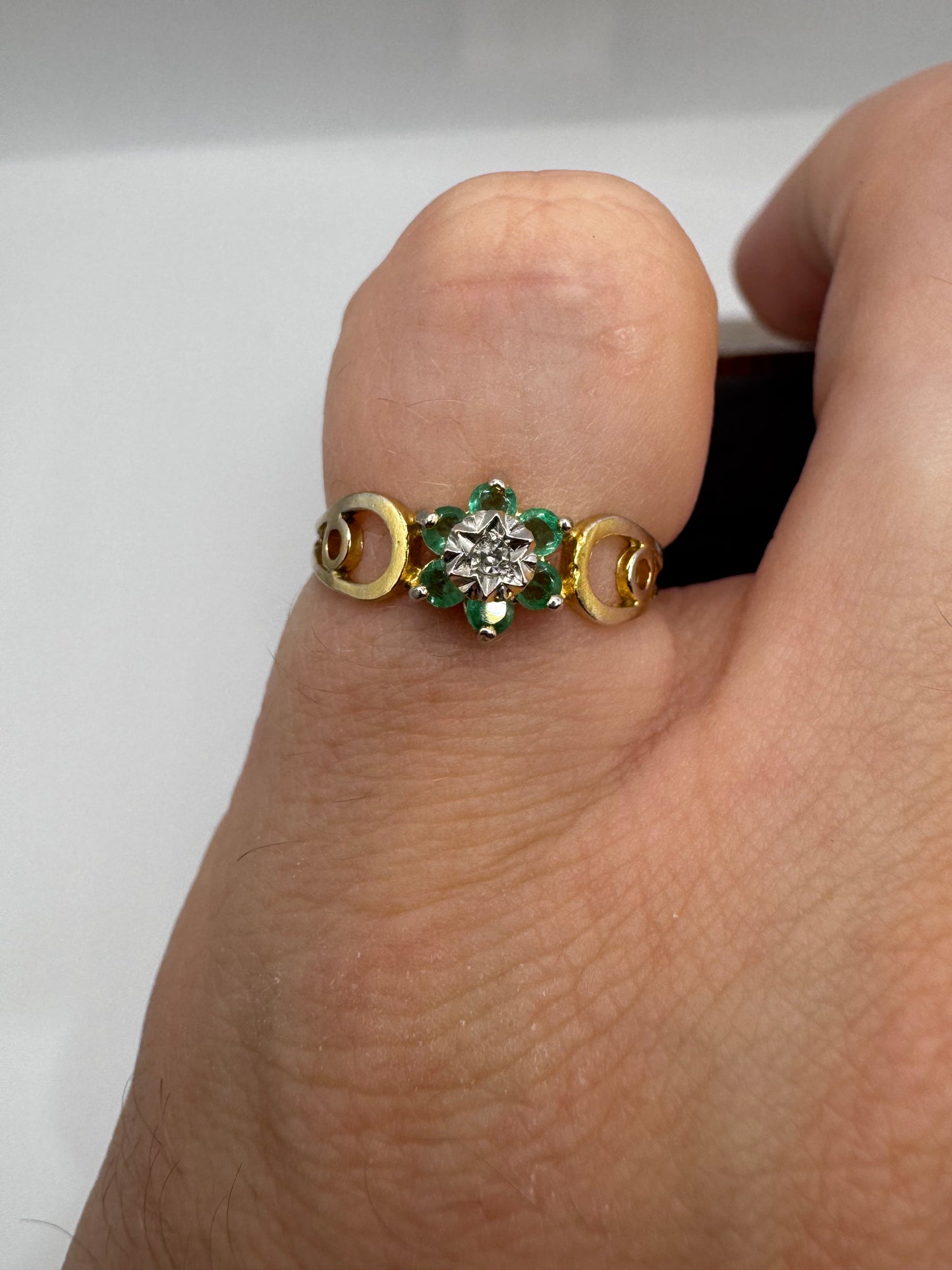9ct gold emerald and diamond ring