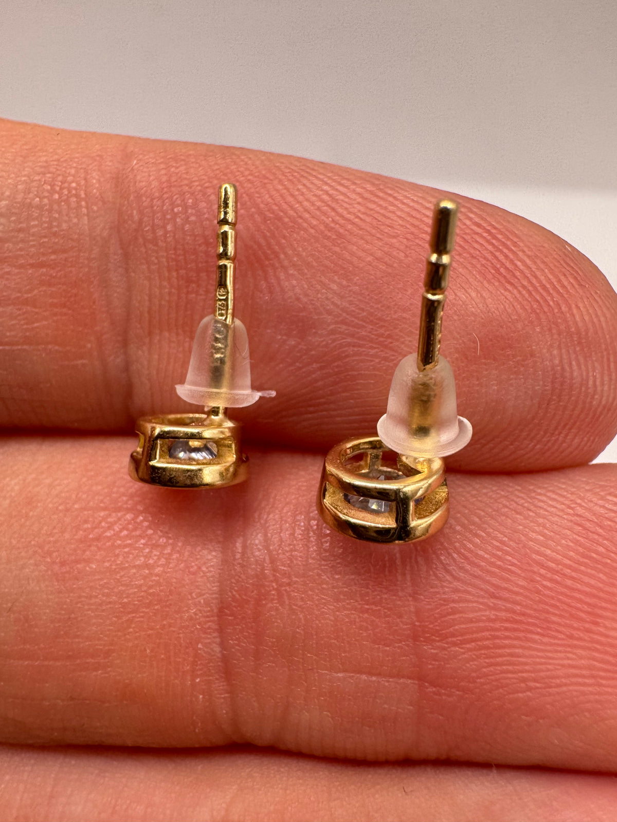 9ct gold sapphire earrings