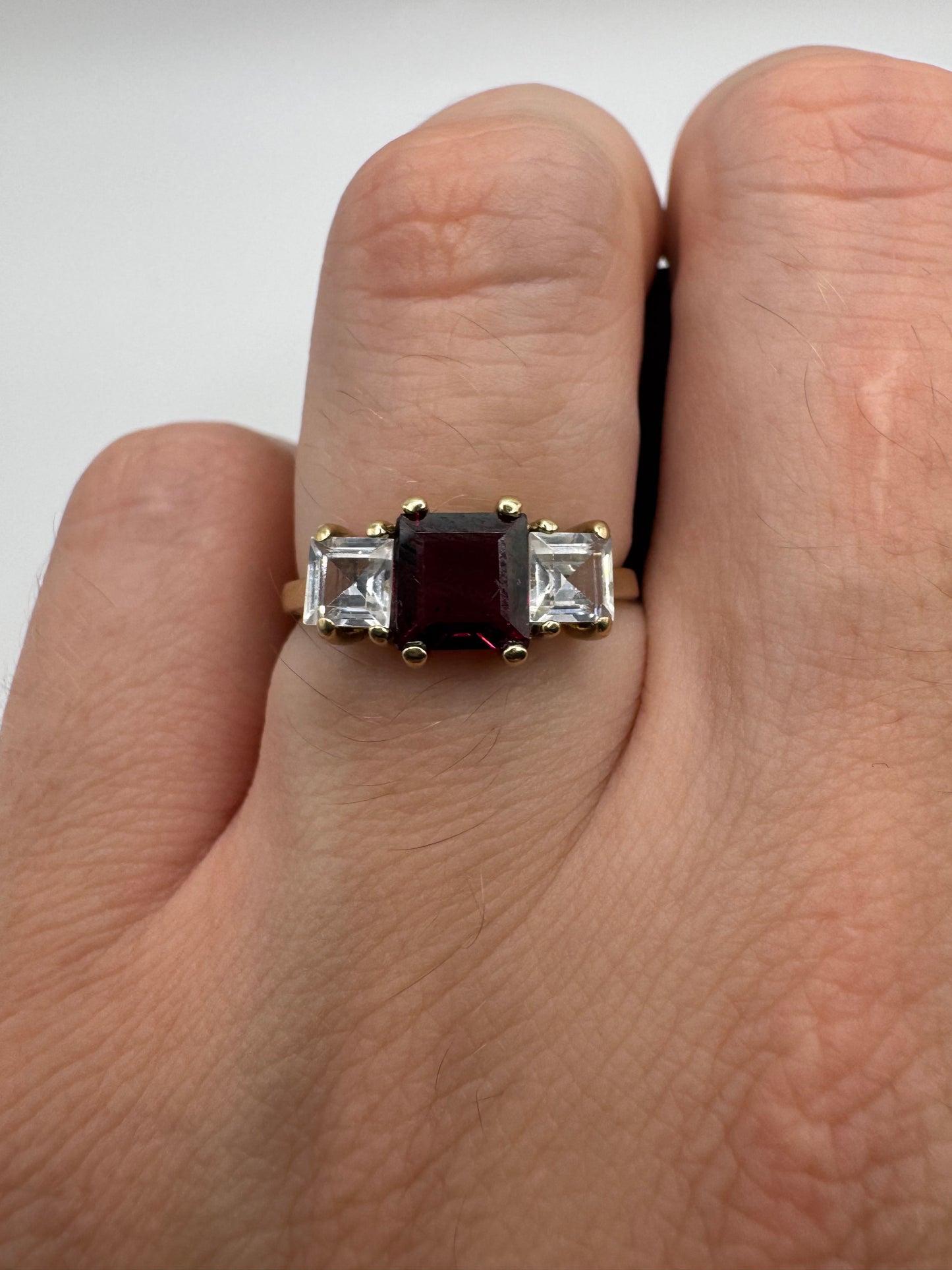 9ct gold garnet and zircon ring