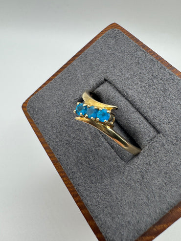 9ct gold blue apatite ring