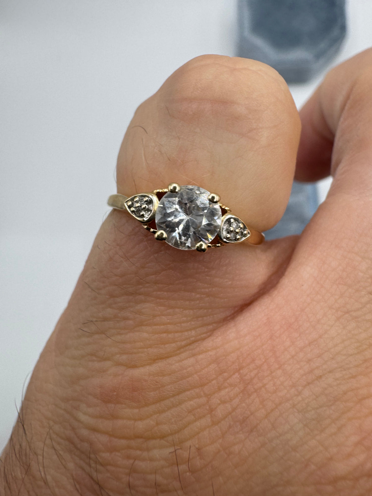 9ct gold white sapphire and diamond ring