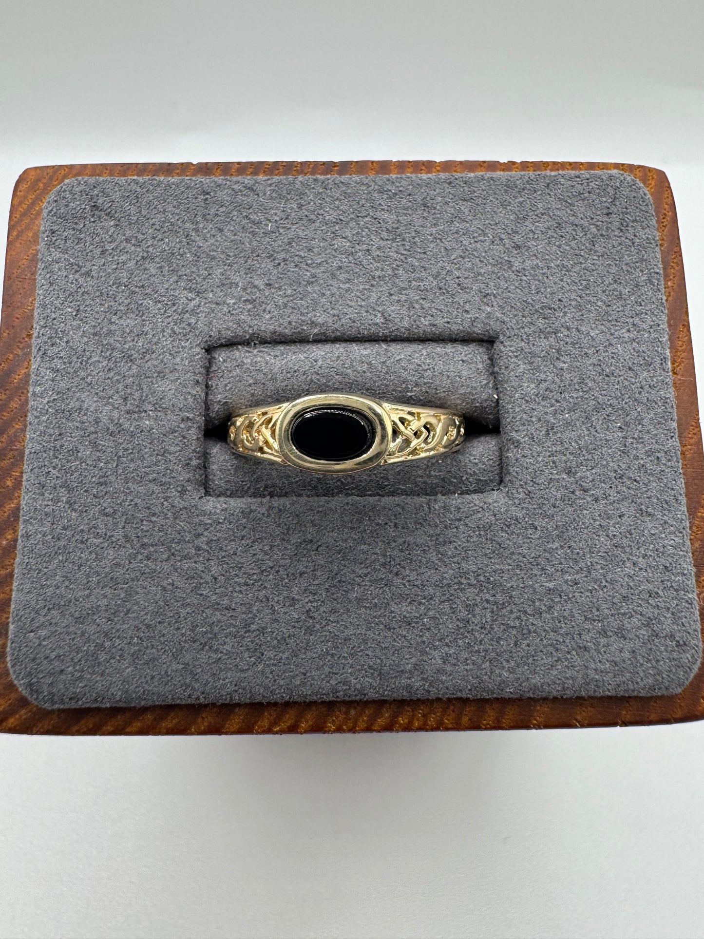 9ct gold onyx signet ring