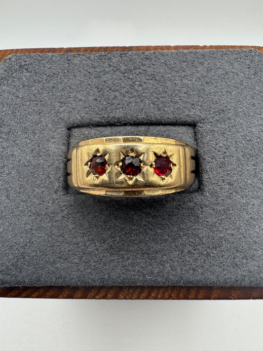 Heavy 9ct gold multi-coloured garnet gypsy ring