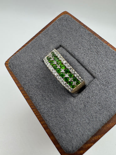 9ct gold diopside and zircon ring